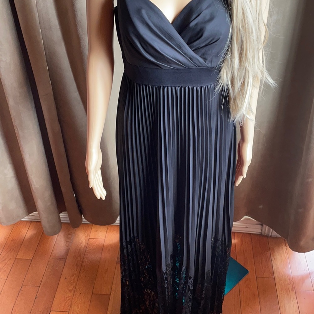BCBG Paris size 6